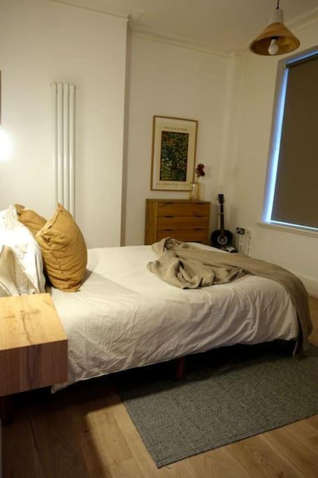 Stylish City-Centre Apartment With Balcony ลิเวอร์พูล ภายนอก รูปภาพ