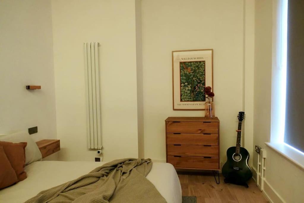 Stylish City-Centre Apartment With Balcony ลิเวอร์พูล ภายนอก รูปภาพ